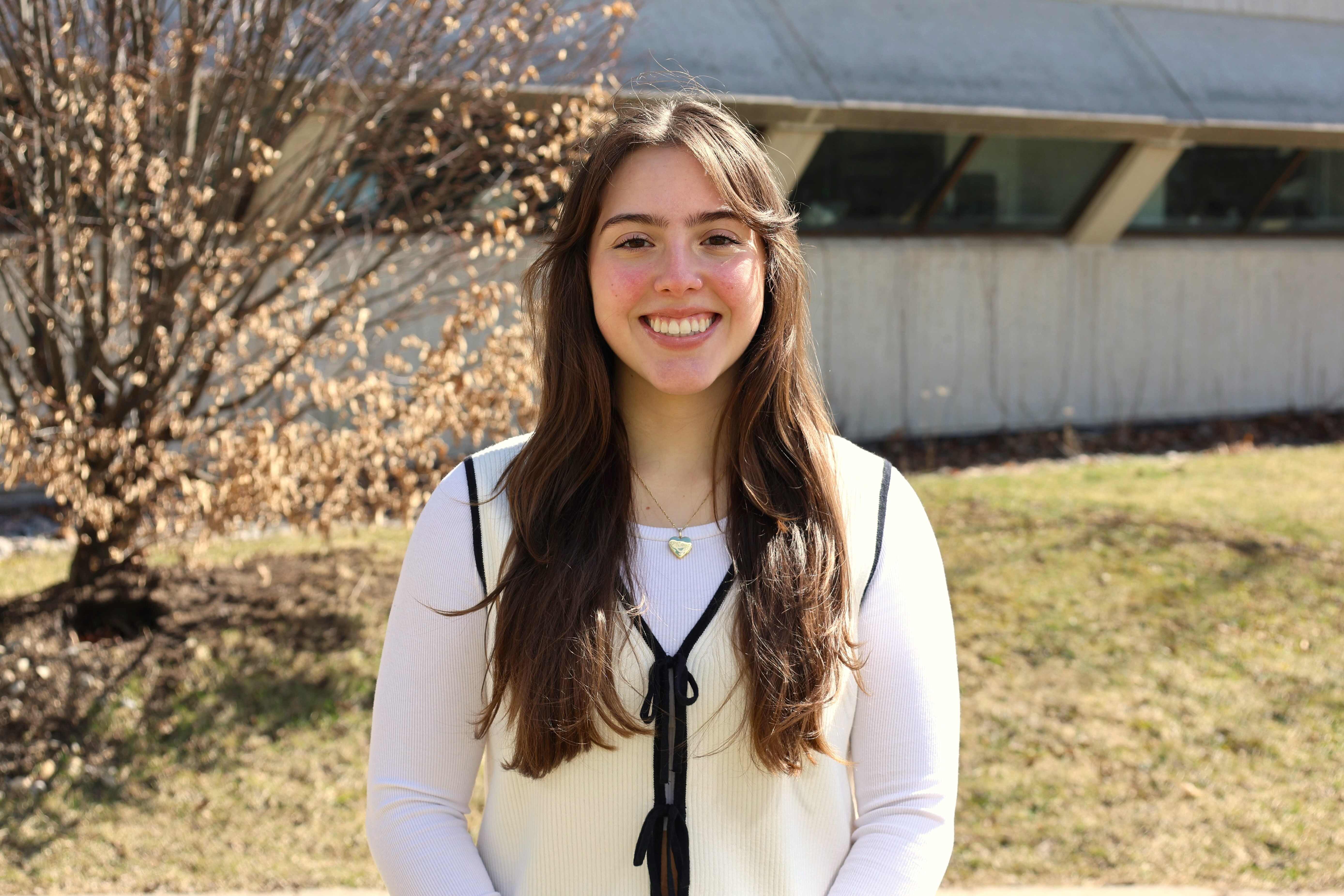 Headshot of Victoria Levy.