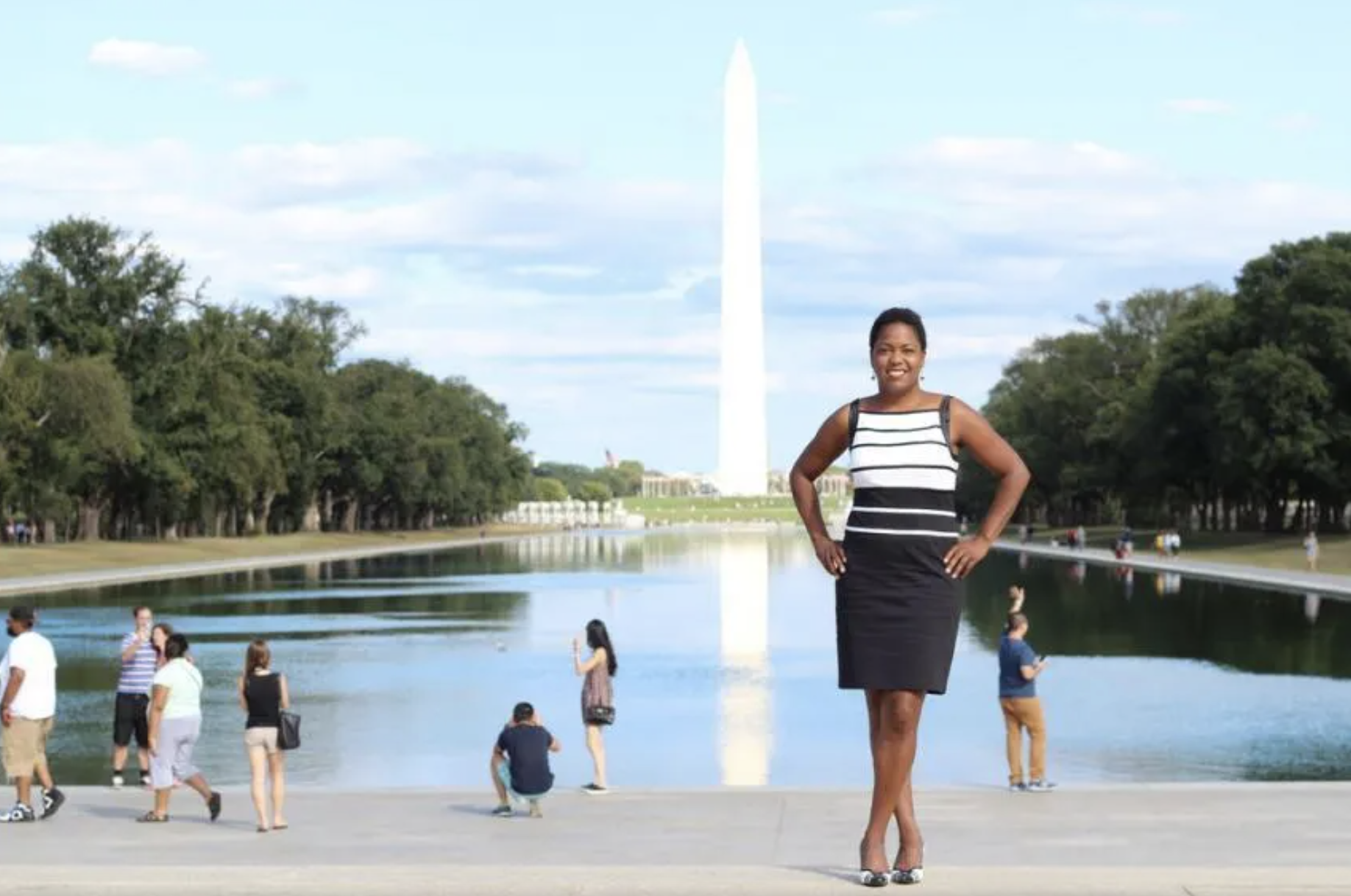 Rachel Decoste in front of Washington Monument