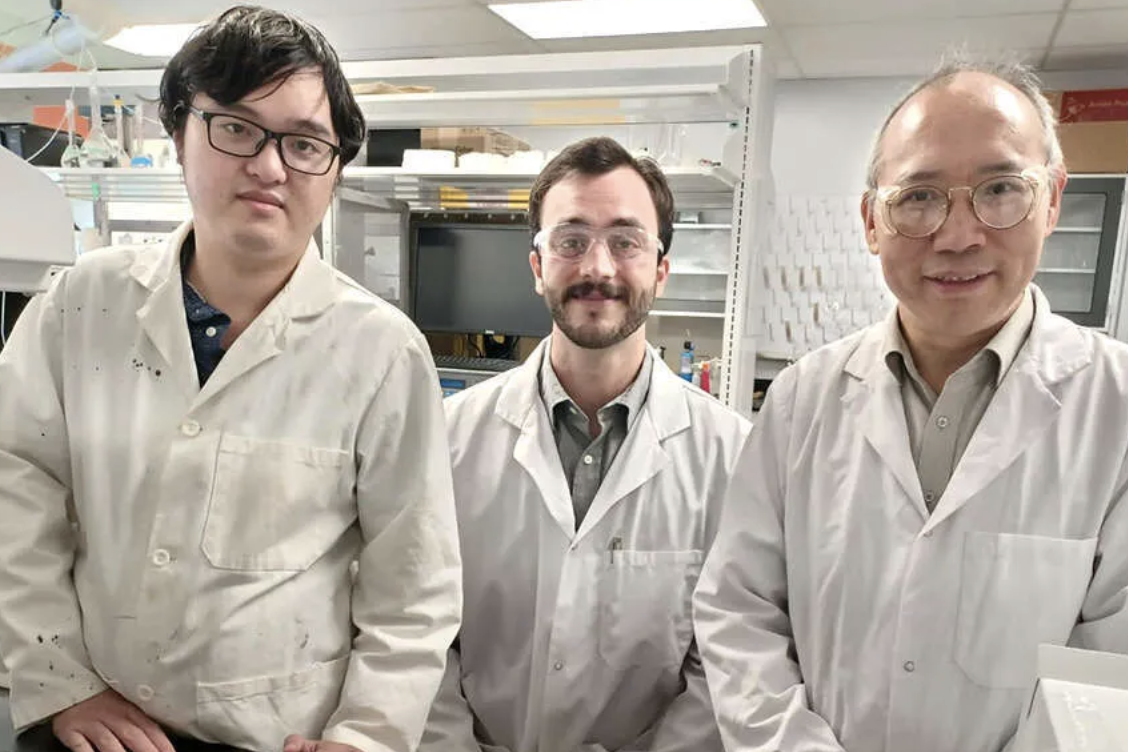 Image of research team, including Dr. Aicheng Chen, in their lab